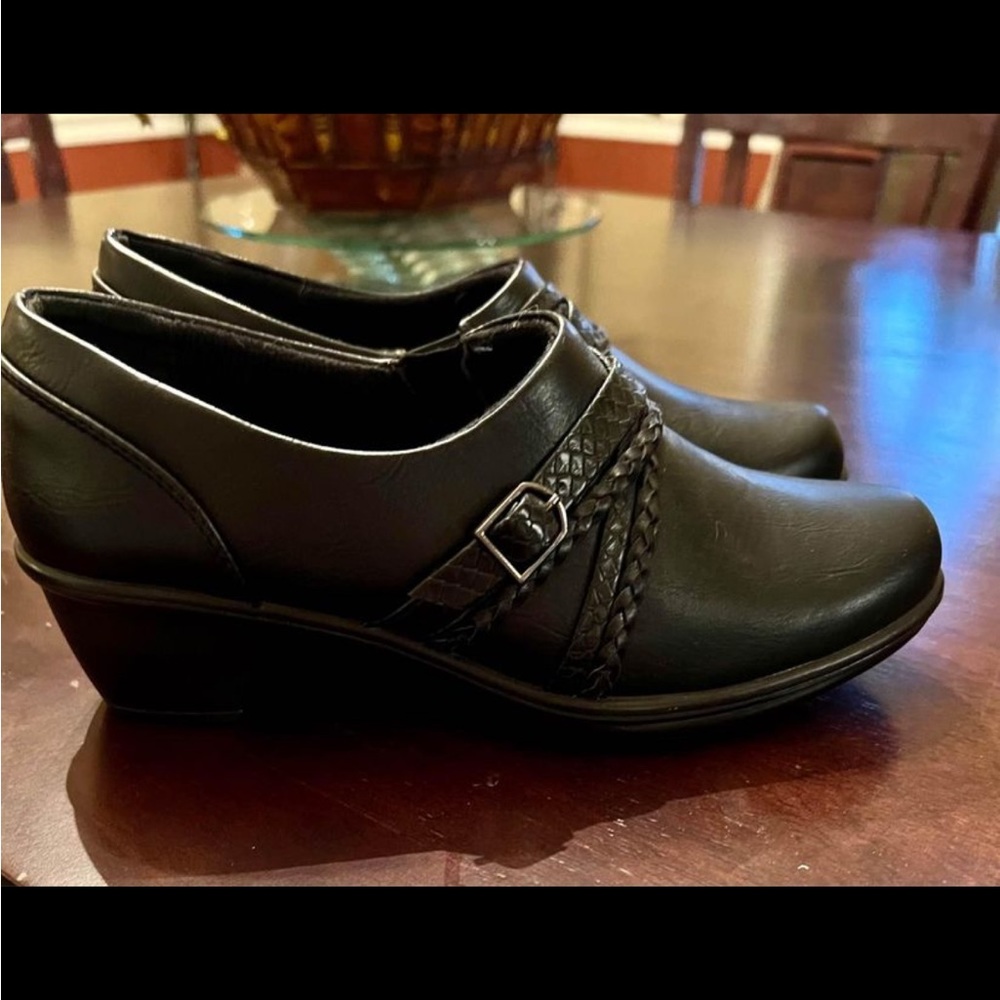 Black small heel shoes (stretch and comfy shoes)